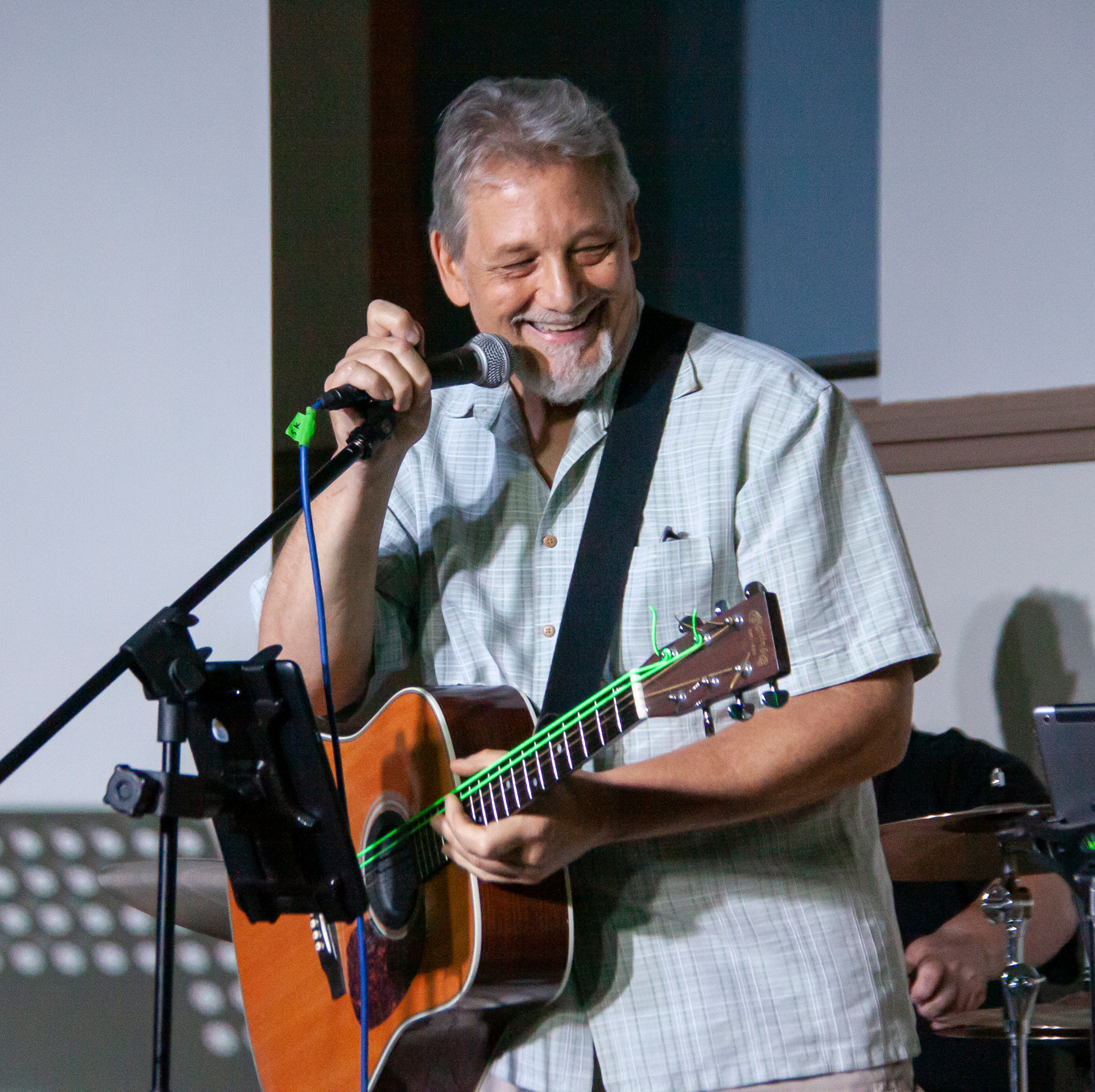 Steve Kirchuk with hybrid guitar